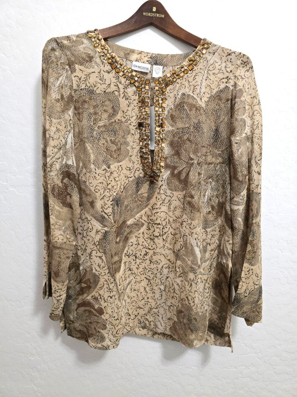 Chicos Size 0 Gold Glam Tunic Beaded Neckline Floral Long Sleeve 100% Silk - Picture 7 of 12
